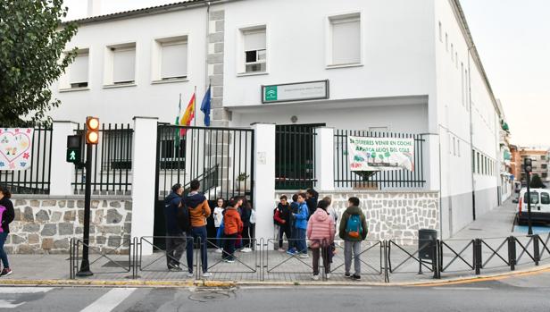 Polémica en un colegio de Pozoblanco por la pérdida de un monitor de Educación Especial