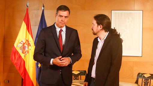 Pedro Sánchez y Pablo Iglesias, tras una entrevista en La Moncloa