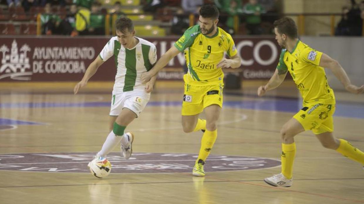 Lance del juego en el partido de Copa de la temporada pasada