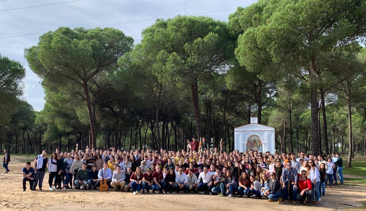 Los jóvenes que han peregrinado hasta El Rocío