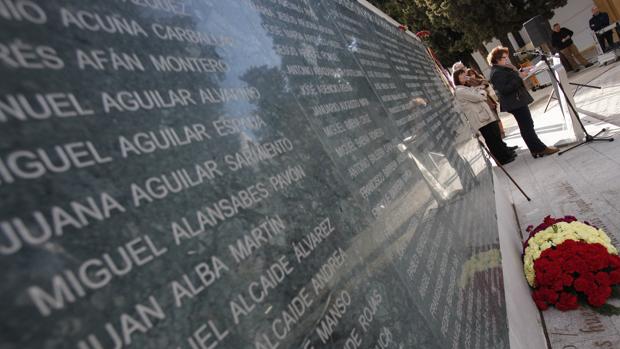 Las asociaciones de memoria histórica confían en la apertura de las fosas comunes de Córdoba