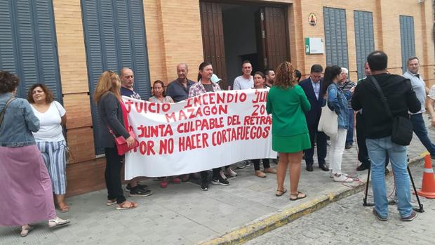 Afectados por el fuego de Doñana retoman las protestas por falta de ayudas y se movilizan ante la Junta