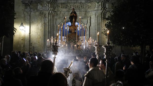 La pureza de la Inmaculada Concepción volvió a lucir una tarde de diciembre en Córdoba