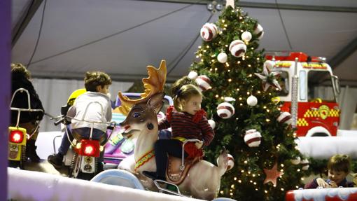 Atracciones navideñas en el bulevar del Gran Capitán de Córdoba