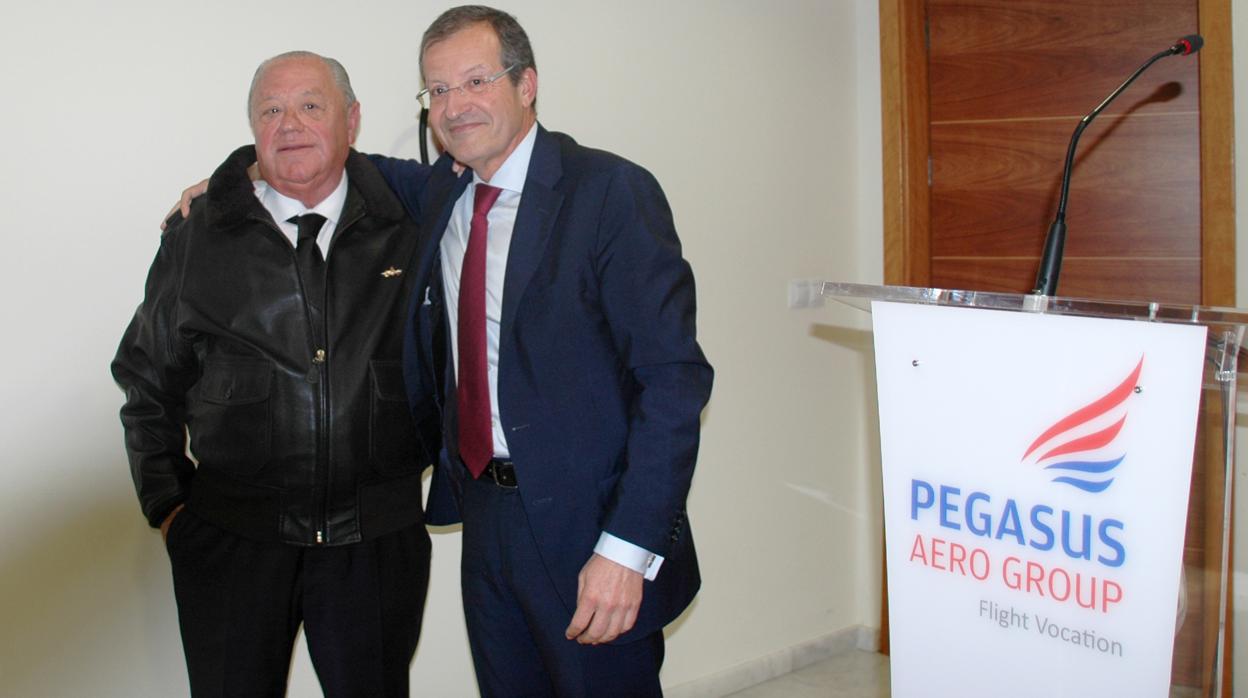 Miguel ángel Tamarit y Antonio Fornieles en el acto de despedida del primero en Pegasus Aero Group