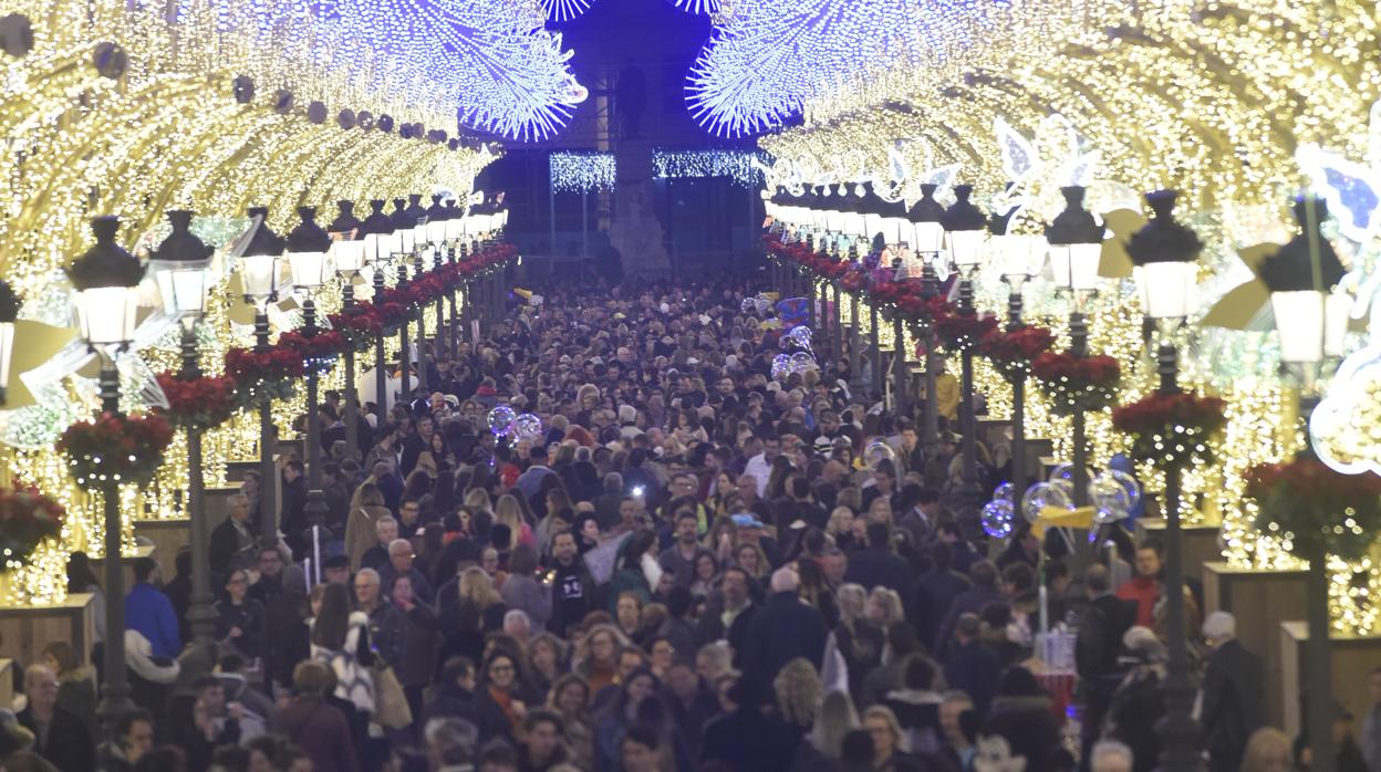 La calle Larios a rebosar ayer viernes