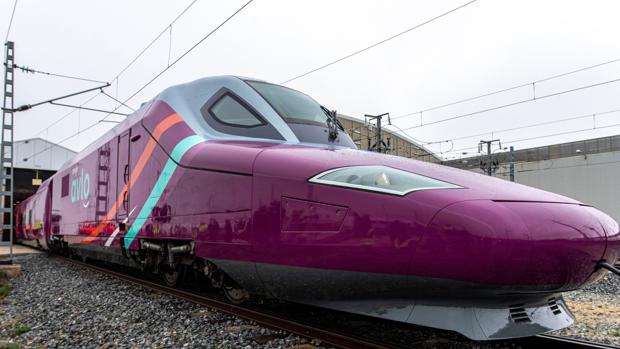 Renfe justifica el AVE barato a Barcelona porque duplica el número de pasajeros que Sevilla