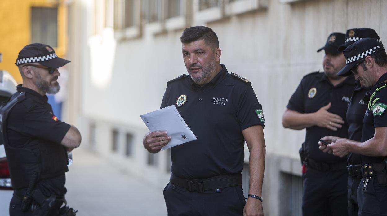 El policía local apuñalado en los juzgados onubenses