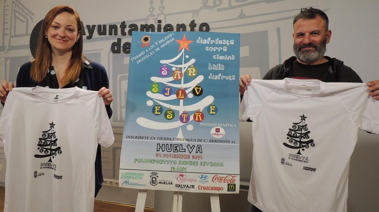 La concejala de Deportes y el presidentte del Club Ekiden en la presentación de la prueba