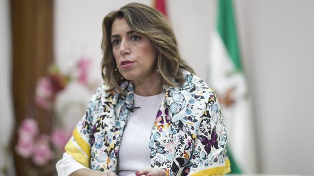 Susana Díaz advierte de que el Gobierno andaluz necesita a Vox y que «tragará» por «mantenerse en el poder»