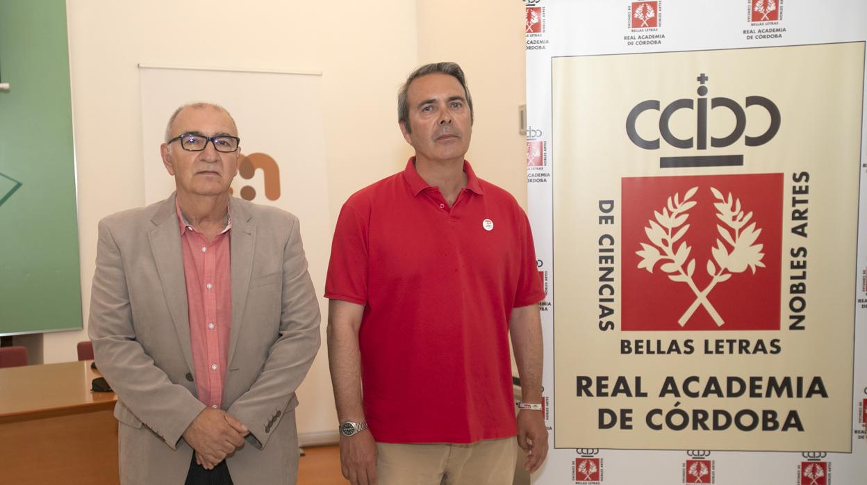 Antonio Vallejo, a la izquierda, junto al hasta ahora director de Medina Azahara, Alberto Montejo