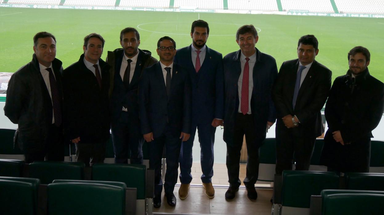 Abdulla Al-Zain y Mohamed Al-Nusuf, nuevos rectores del club, en el palco de El Arcángel