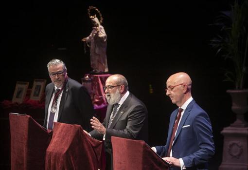 Pregón a tres voces en el Gran Teatro