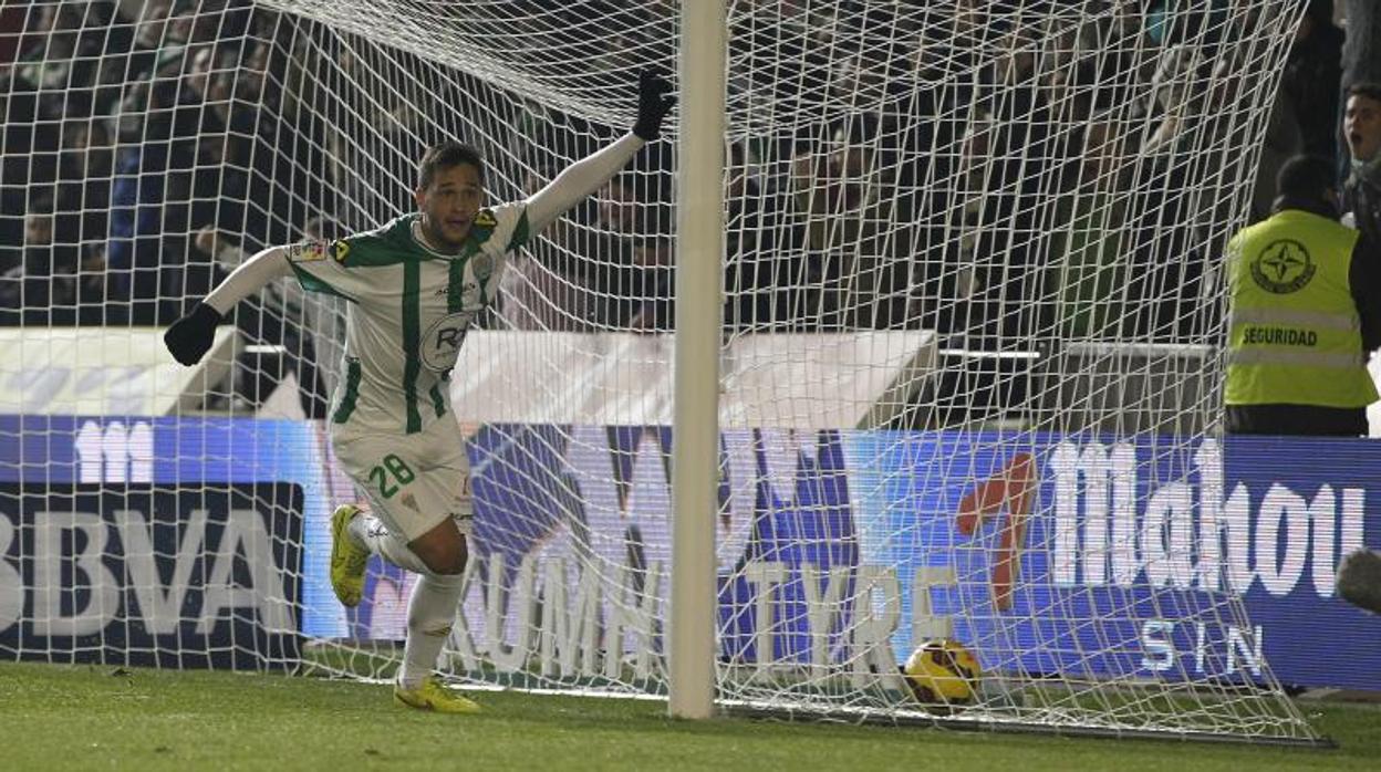 Florin Andone anotó el segundo gol ante el Granada en 2015