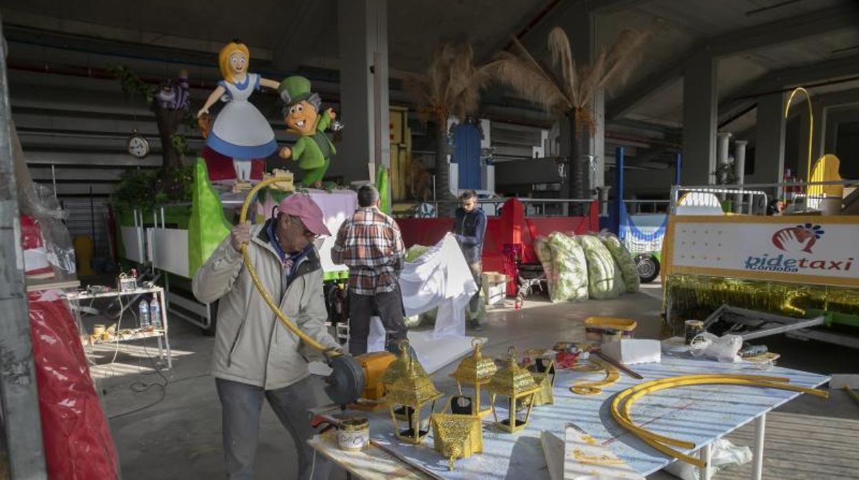 Preparativos de la Cabalgata ayer por la tarde