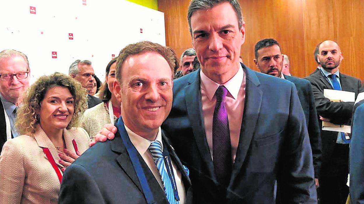 David de la Encina, el pasado 2 de abril con el presidente, Pedro Sánchez, en una cumbre mundial de Turismo