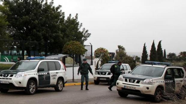 La Guardia Civil descubre un zulo bajo tierra con armas ilícitas en Periana