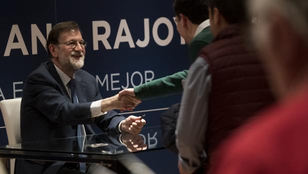 Málaga arropa a Mariano Rajoy en la firma de ejemplares de su nuevo libro