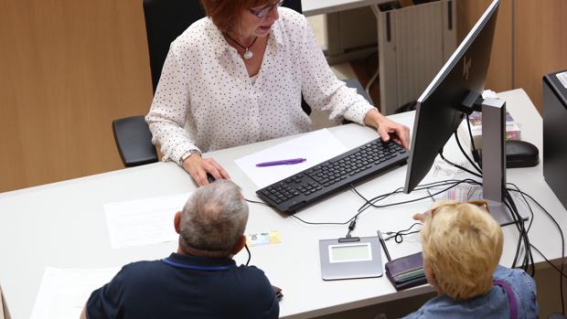 Las oficinas liquidadoras de impuestos de la Junta en Córdoba recuperan sus servicios