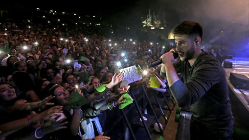 Antonio José tocando en La Axerquía en 2016