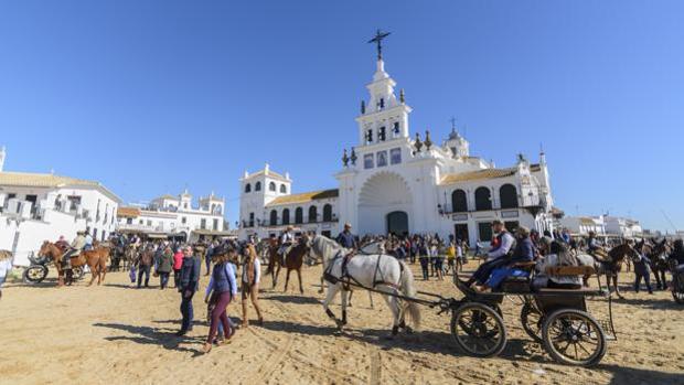 Prohibido aparcar en El Rocío durante la peregrinación extraordinaria de Triana