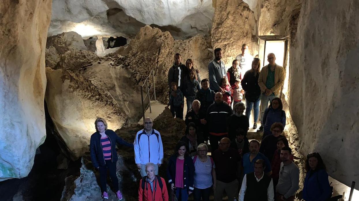 Visitantes en la Cueva de los Murciélagos de Zuheros