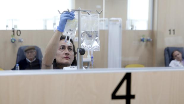El Hospital de Día de Oncología del Reina Sofía de Córdoba dispensa más de 20.000 tratamientos en 2019