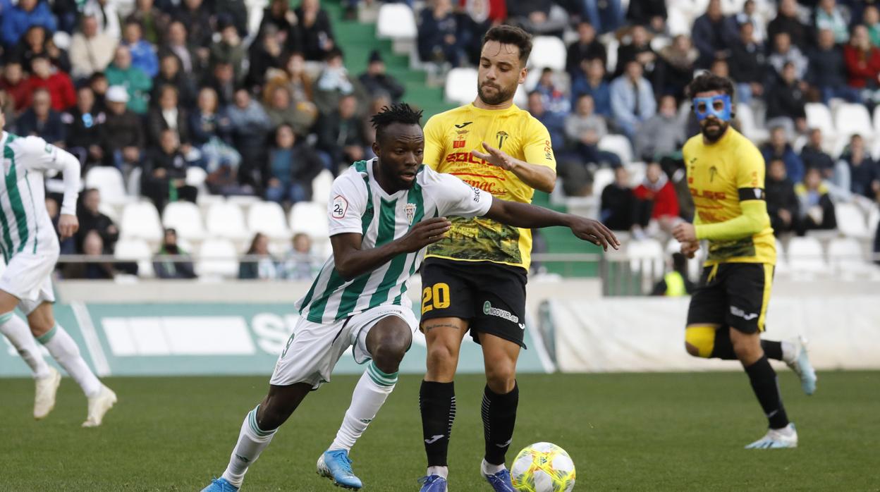 Owusu, en un lance del partido