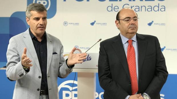 El PP contradice a su expresidente y niega que Granada «se vendió» para gobernar Málaga y Murcia