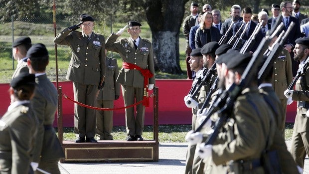 El general Olazábal toma el mando de la Brigada de Córdoba, «unidad de referencia en el Ejército»