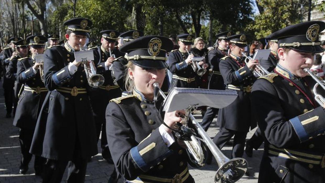 La banda de la Redencióon durante una salida procesional