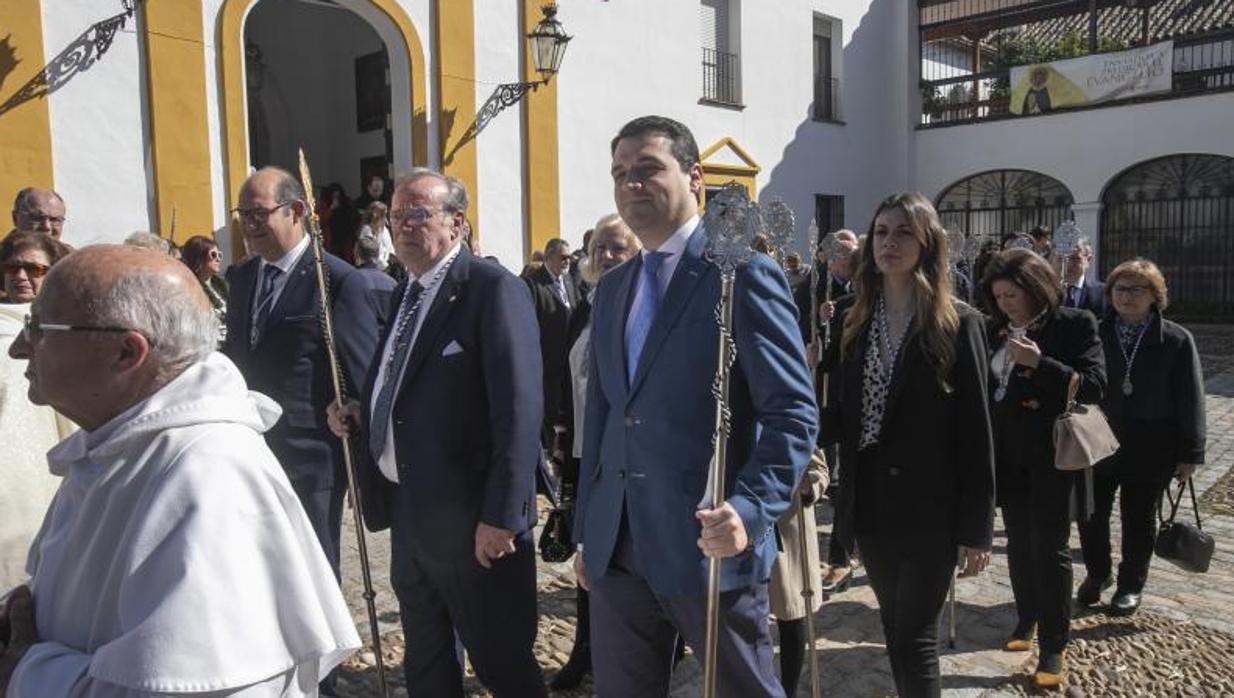 El alcalde de Córdoba, José María Bellido, en el Santuario de Santo Domingo