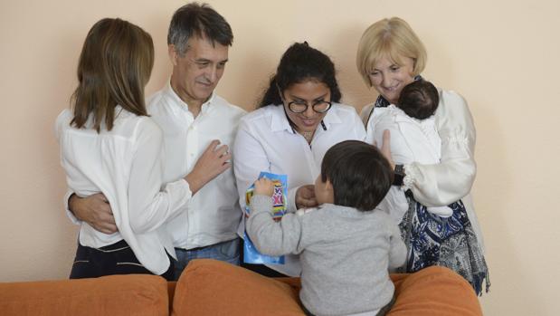 Las familias de Córdoba que se ofrecen a acoger a niños se duplican en solo seis meses