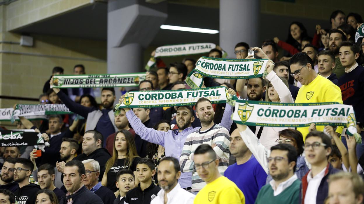 La grada de Vista Alegre llena en un partido del Córdoba Patrimonio de fútbol sala