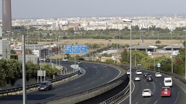 Tráfico en el puente de Andalucía: los horarios y carreteras a evitar