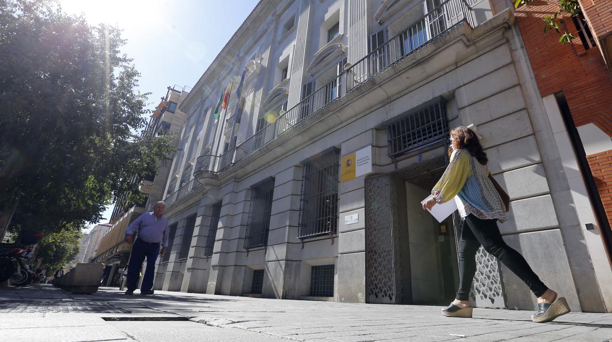 Fachada de la Delegación de Hacienda en Córdoba