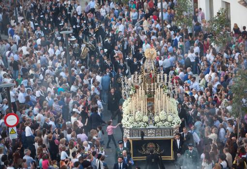 Nuestra Señora de los Dolores, un Viernes Santo en la calle Capitulares de Córdoba