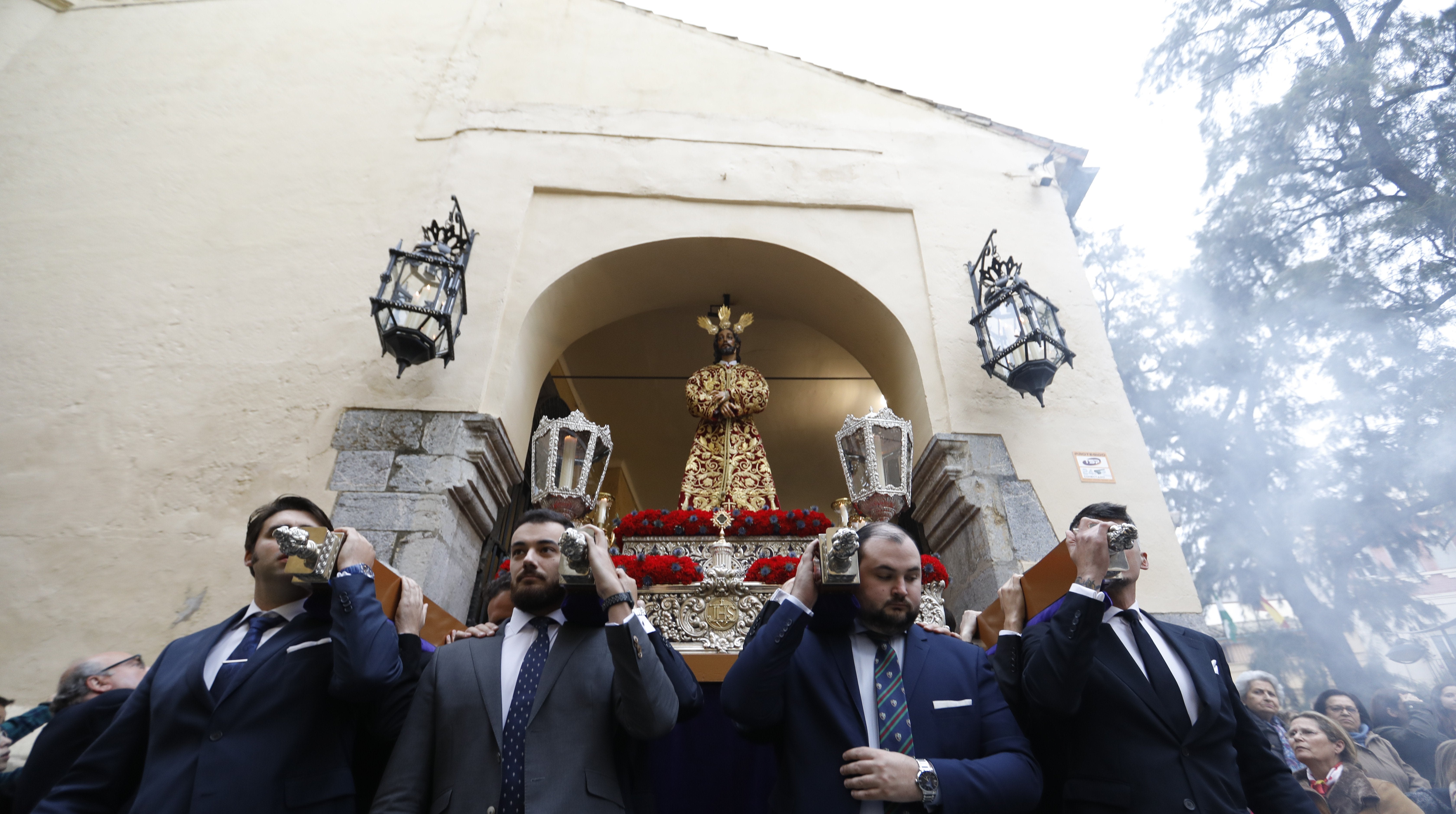 Salida de la procesión en San Nicolás