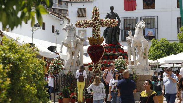 El PSOE exige al Ayuntamiento de Córdoba que busque el consenso con los vecinos para las Cruces