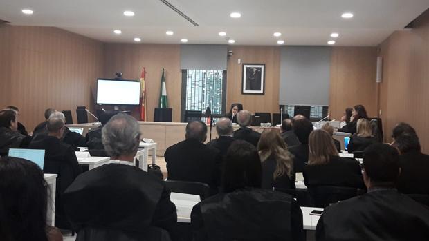 Caso Fénix | Fiscalía mantiene el grueso de la acusación contra los joyeros del fraude del oro negro en su informe