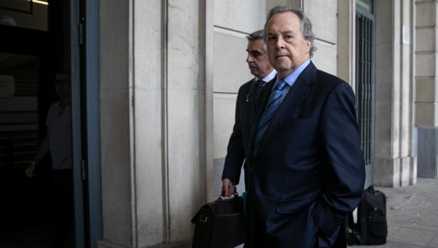 Condena de cárcel para el expresidente de Invercaria por prestar dinero público a las aceitunas «eróticas»