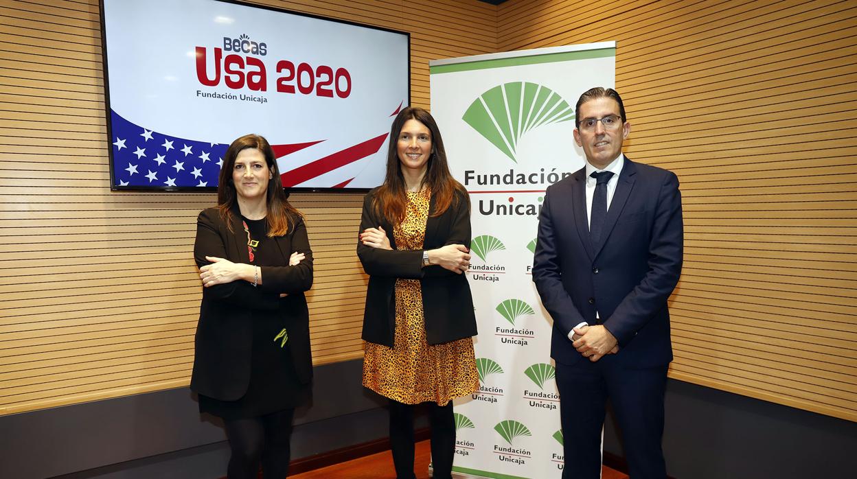 De izquierda a derecha, la responsable de Solidaridad Social y Educación de la Fundación Unicaja, Ana Cabrera; la vicepresidenta del Grupo Herencia, Sara Merino; y el director general de la Fundación Unicaja, Sergio Corral.