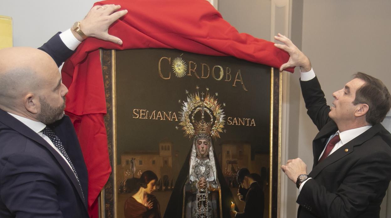 Fernando Vaquero y Francisco Gómez Sanmiguel descubren el cartel de la Semana Santa de Córdoba 2020