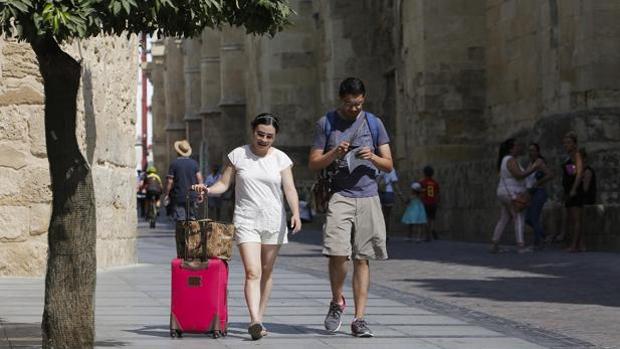 La Junta insiste en que Andalucía es un destino «seguro» pese al coronavirus