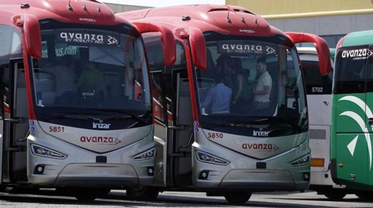 Dos autobuses en Málaga, en una imagen de rchivo