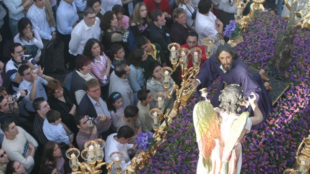 El alcalde de Córdoba, sobre la Semana Santa: «Hoy por hoy no se cuestiona suspenderla por el coronavirus»