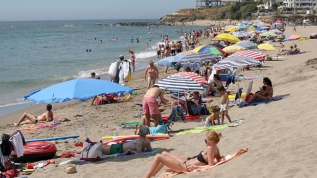 Vélez-Málaga es el primer municipio andaluz que cierra sus playas por el coronavirus