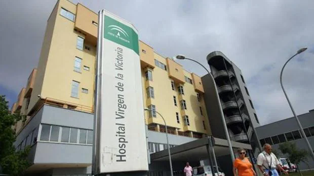 Trasvase de enfermos entre los hospitales de Málaga ante la multiplicacion de contagios de coronavirus