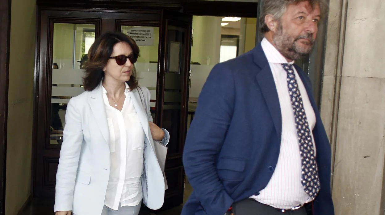 Ana Valls, exdirectora de Finanzas de la Faffe saliendo de los juzgados