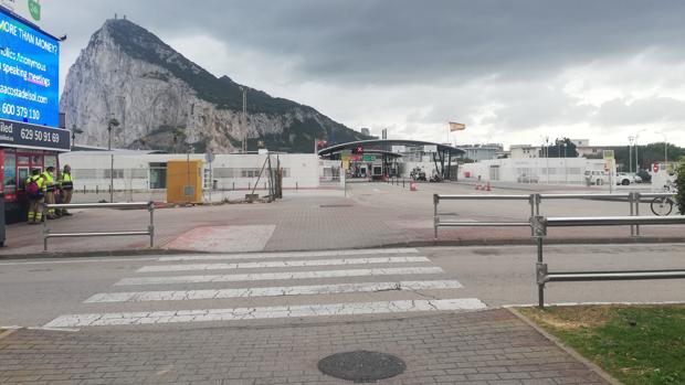 Controles más estrictos a la entrada y salida de Gibraltar por el COVID-19 provocan retenciones